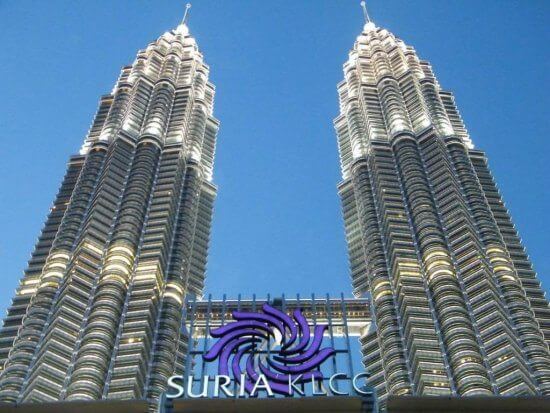 البرجين التوأمين بتروناس في ماليزيا PETRONAS Twin Towers